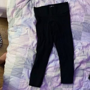 VICTORIA’S SECRET PETITE LEGGINGS